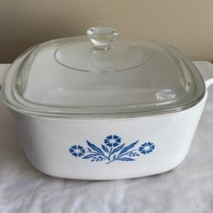 Pyrex Cornflower Casserole with Lid,  6 Cup